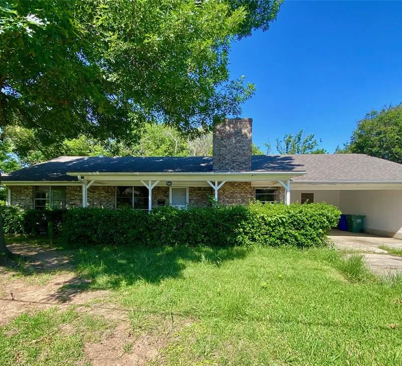 800 Carver Street, Whitesboro TX 76273