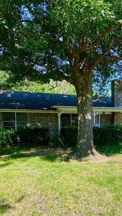 800 Carver Street, Whitesboro TX 76273 - Photo 2