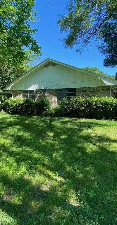 800 Carver Street, Whitesboro TX 76273 - Photo 3