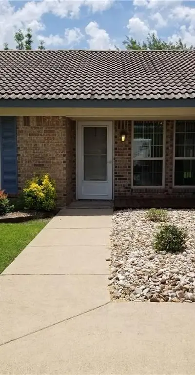 106 Iberis Court, Arlington TX 76018