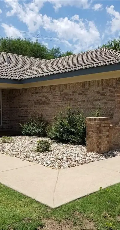 106 Iberis Court, Arlington TX 76018 - Photo 2