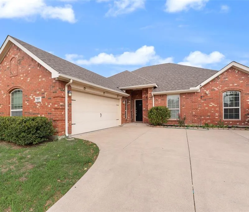 1517 White Willow Lane, Arlington TX 76002