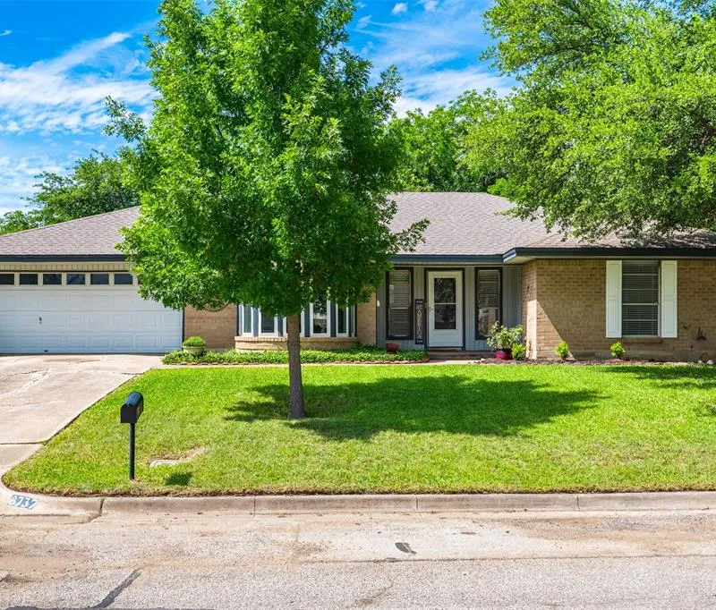 6737 Fair Meadows Drive, North Richland Hills TX 76182