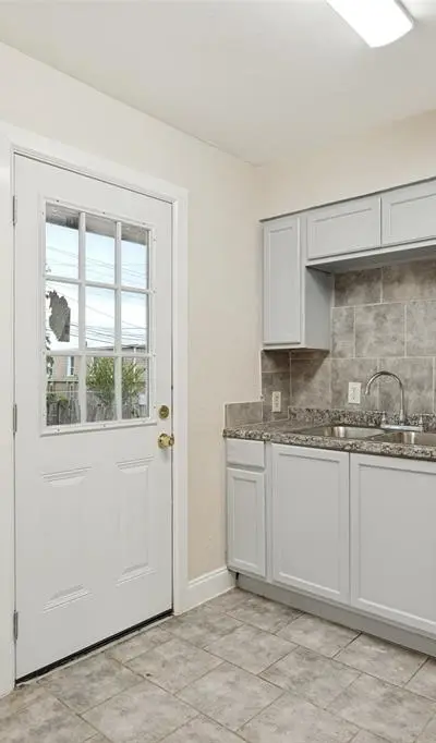 1821 Overhill Lane, Dallas TX 75216 - Photo 4