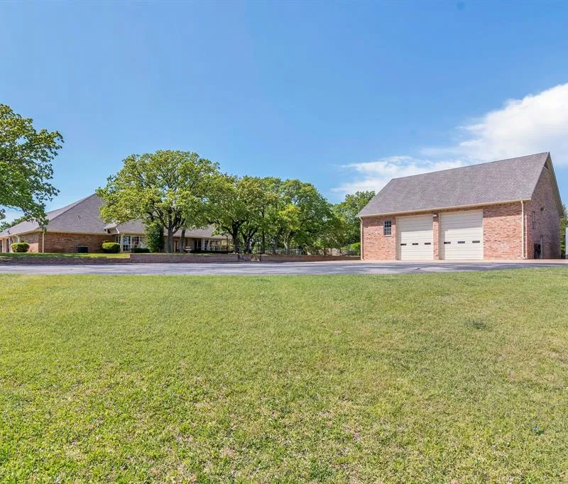 327 Saddle Club Road, Weatherford TX 76088