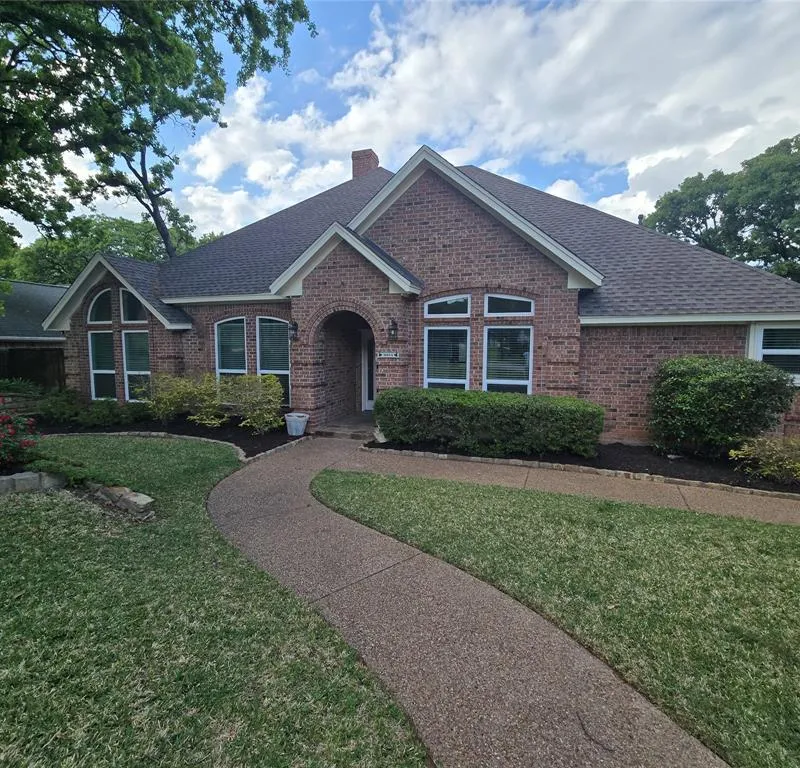 2954 Woodland Hills Drive, Grapevine TX 76051
