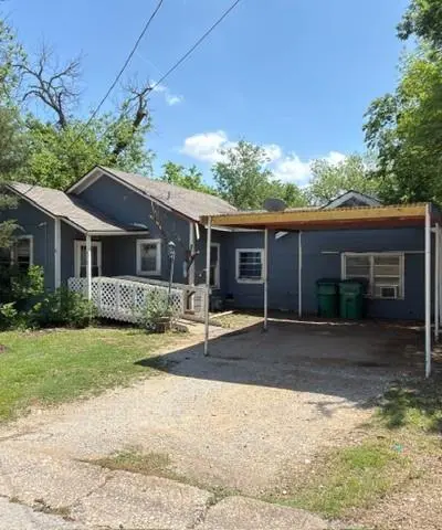 619 W College Street, Jacksboro TX 76458