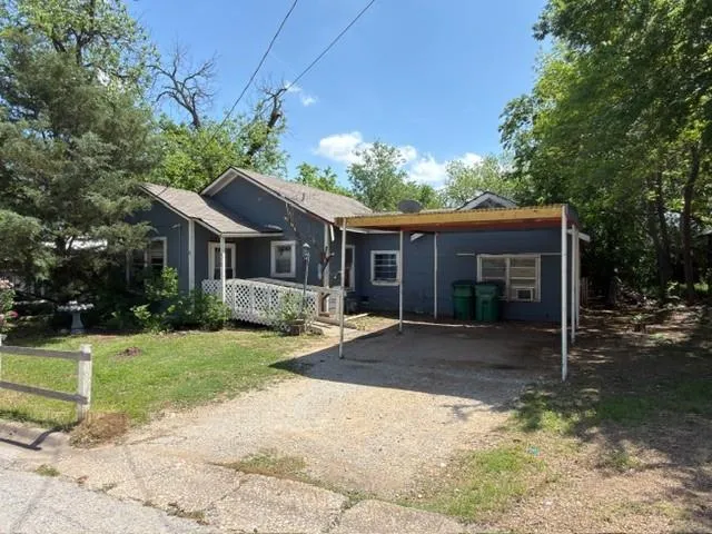 619 W College Street, Jacksboro TX 76458