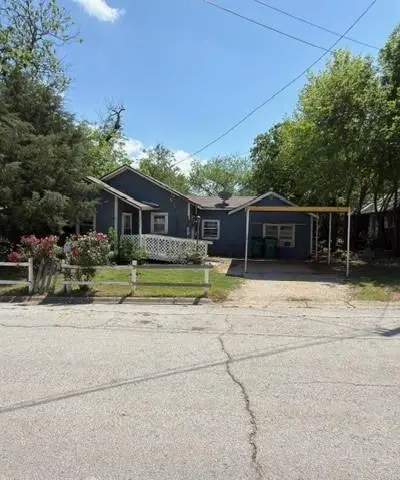 619 W College Street, Jacksboro TX 76458 - Photo 2