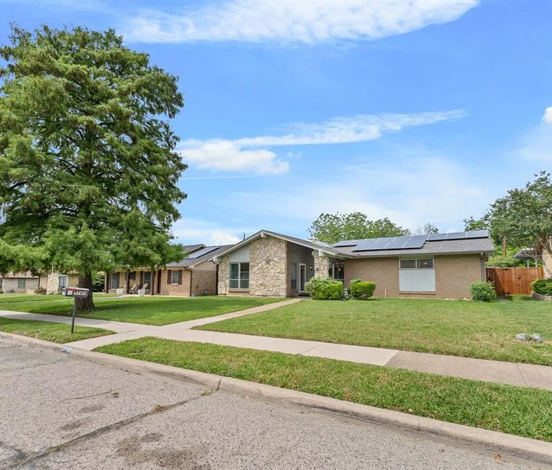 3705 Flamingo Lane, Irving TX 75062