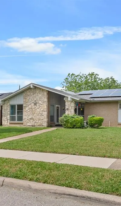 3705 Flamingo Lane, Irving TX 75062 - Photo 2