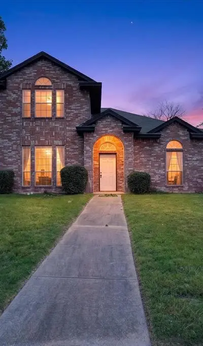 1325 Rosewood Lane, Lancaster TX 75146