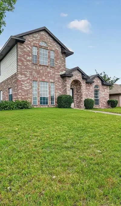 1325 Rosewood Lane, Lancaster TX 75146 - Photo 3