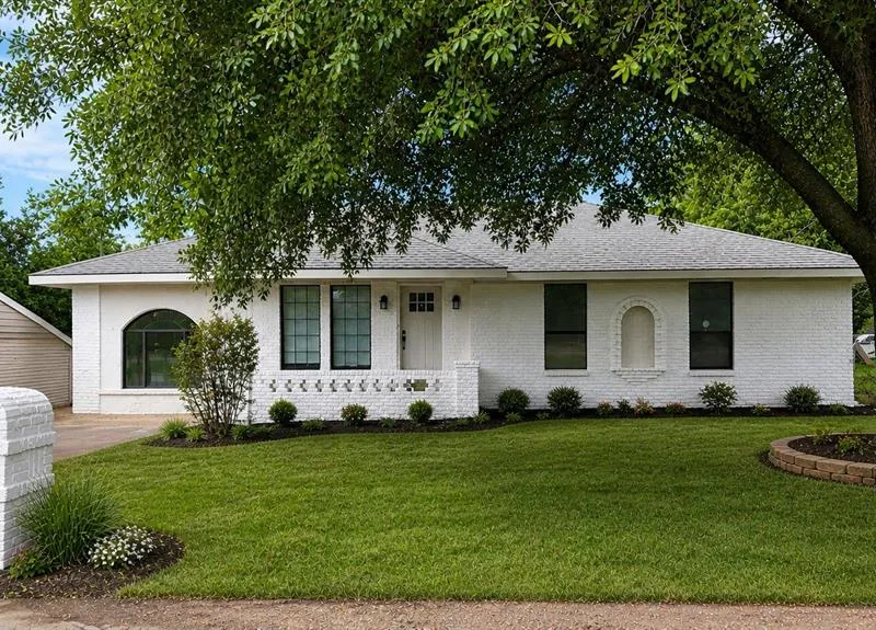 734 Tower Crest Drive, Duncanville TX 75116
