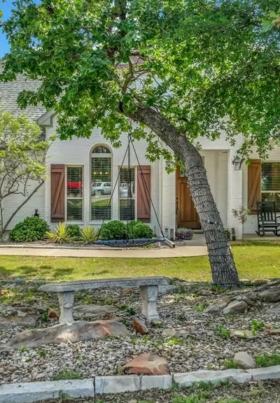 206 El Dorado Trail, Millsap TX 76066 - Photo 2