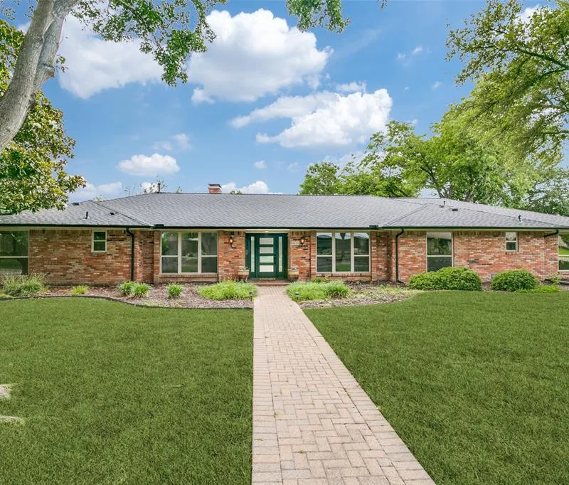 4426 Laren Lane, Dallas TX 75244