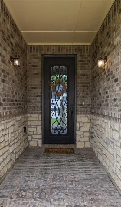 1505 Lakeview Drive, Grand Prairie TX 75051 - Photo 2