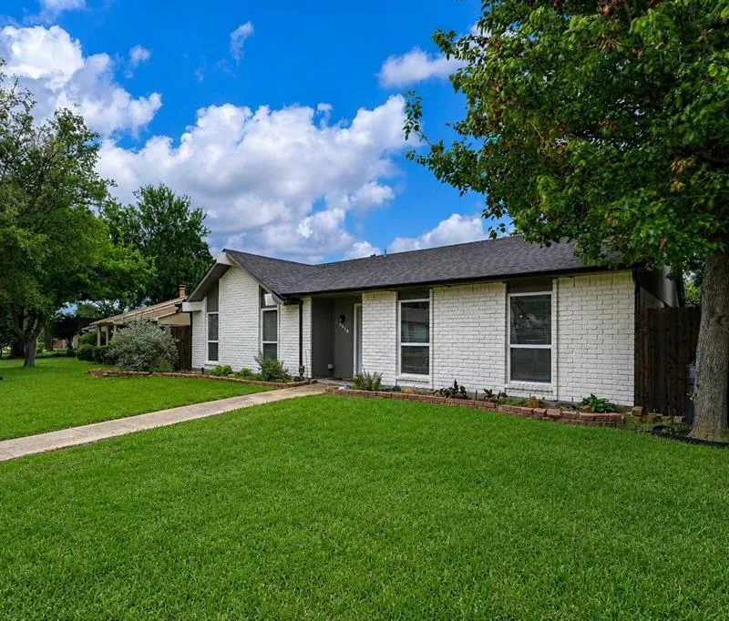 7318 Emory Oak Lane, Dallas TX 75249