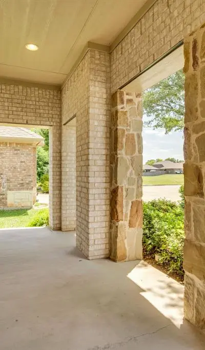 9305 Water Oak Court, Arlington TX 76002 - Photo 3