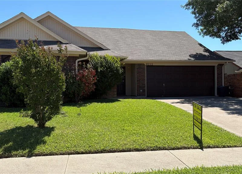 8212 Willis Lane, Watauga TX 76148