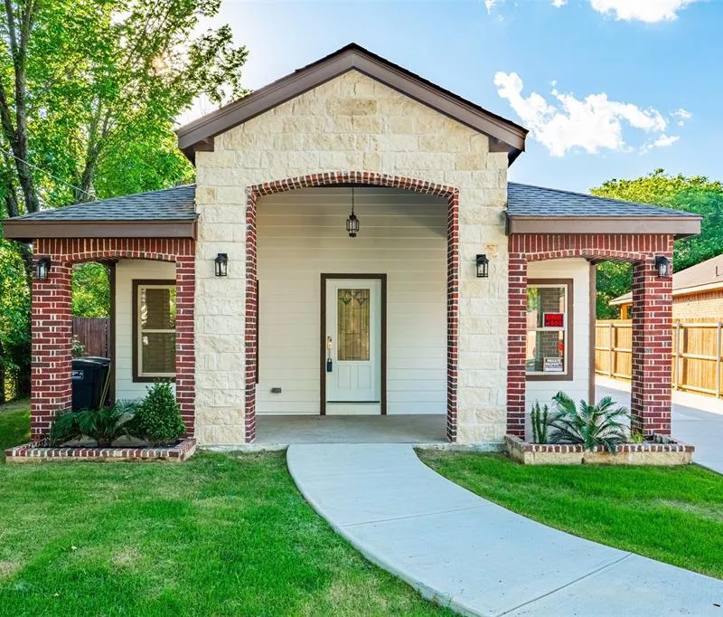 3015 Elinor Street, Fort Worth TX 76111
