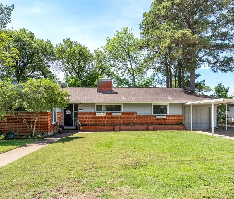 126 Varsity Circle, Arlington TX 76013