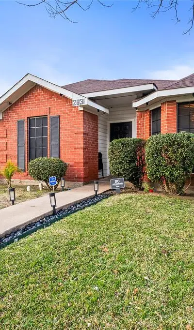 2831 Saint Johns Avenue, Lancaster TX 75146 - Photo 2