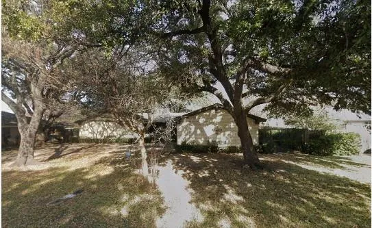 4905 Rock River Drive, Fort Worth TX 76103