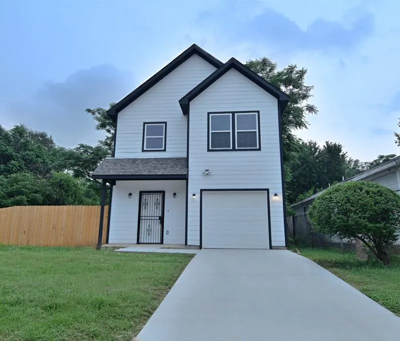 3922 Penelope Street, Dallas TX 75210