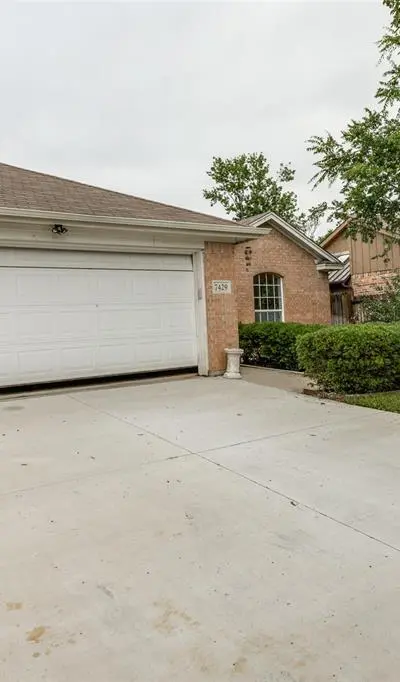 7429 Creekfall Drive, Fort Worth TX 76137 - Photo 3