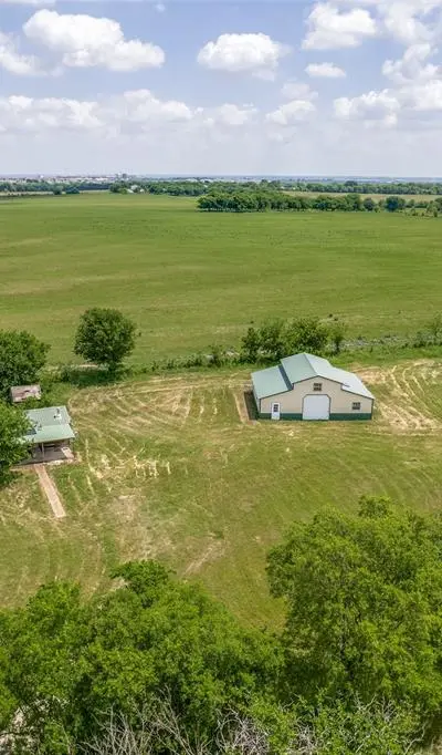 586 Pleasant Home Road, Sherman TX 75092 - Photo 4