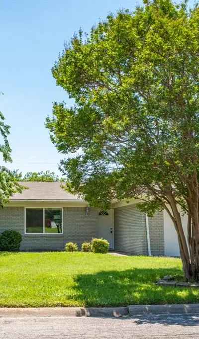 7024 Shauna Drive, North Richland Hills TX 76180