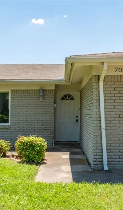 7024 Shauna Drive, North Richland Hills TX 76180 - Photo 4