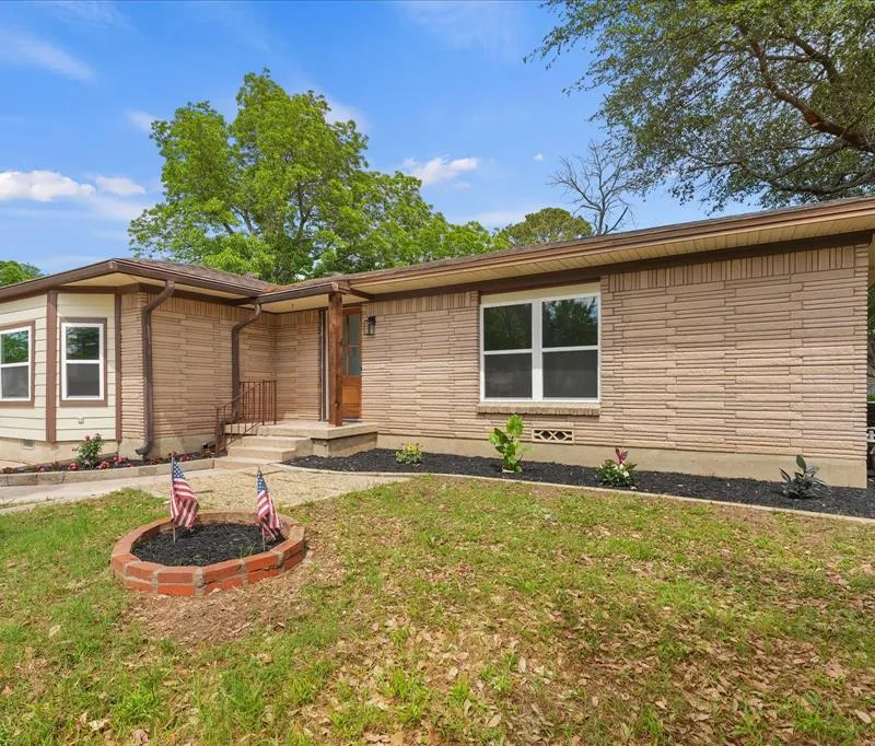 2002 Shawnee Street, Denton TX 76209