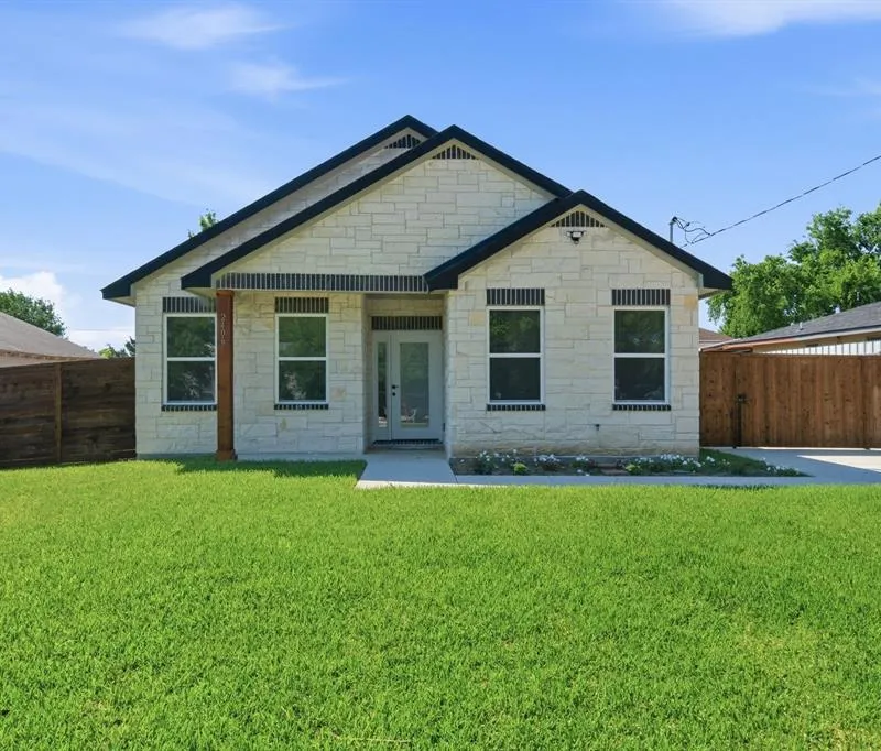 2406 Naoma Street, Dallas TX 75241