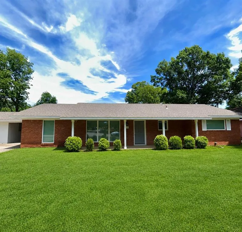 306 Line Drive, Gainesville TX 76240