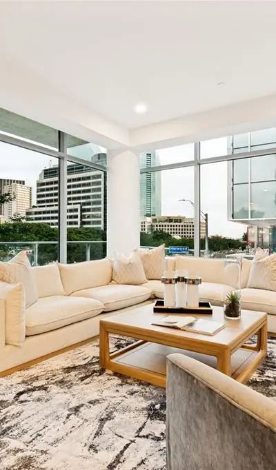 2025 Woodall Rodgers Freeway # 23, Dallas TX 75201