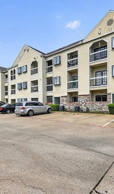 4800 W Lovers Lane # 502, Dallas TX 75209 - Photo 2