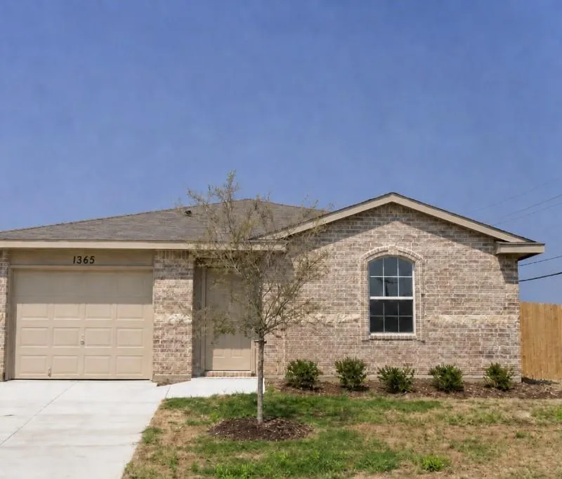 1365 Falcon Drive, Grand Prairie TX 75051