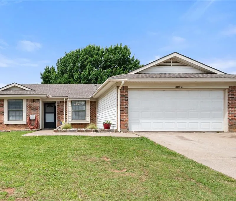 4212 Glen Pines Drive, Arlington TX 76016