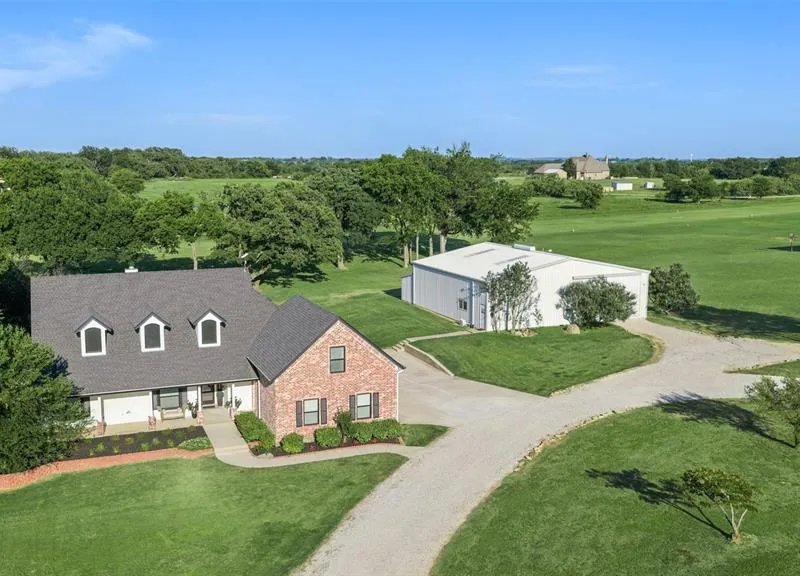 492 County Road 4387, Decatur TX 76234