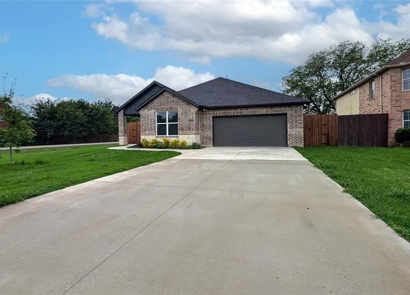1625 Avenue D, Grand Prairie TX 75051