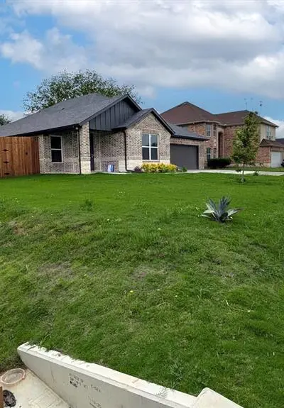 1625 Avenue D, Grand Prairie TX 75051 - Photo 3