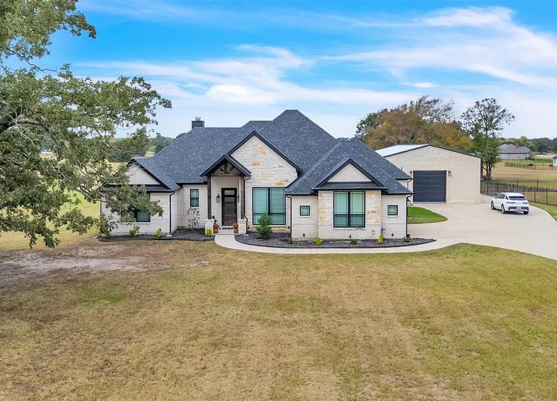 2044 Eastfield Drive, Wills Point TX 75169