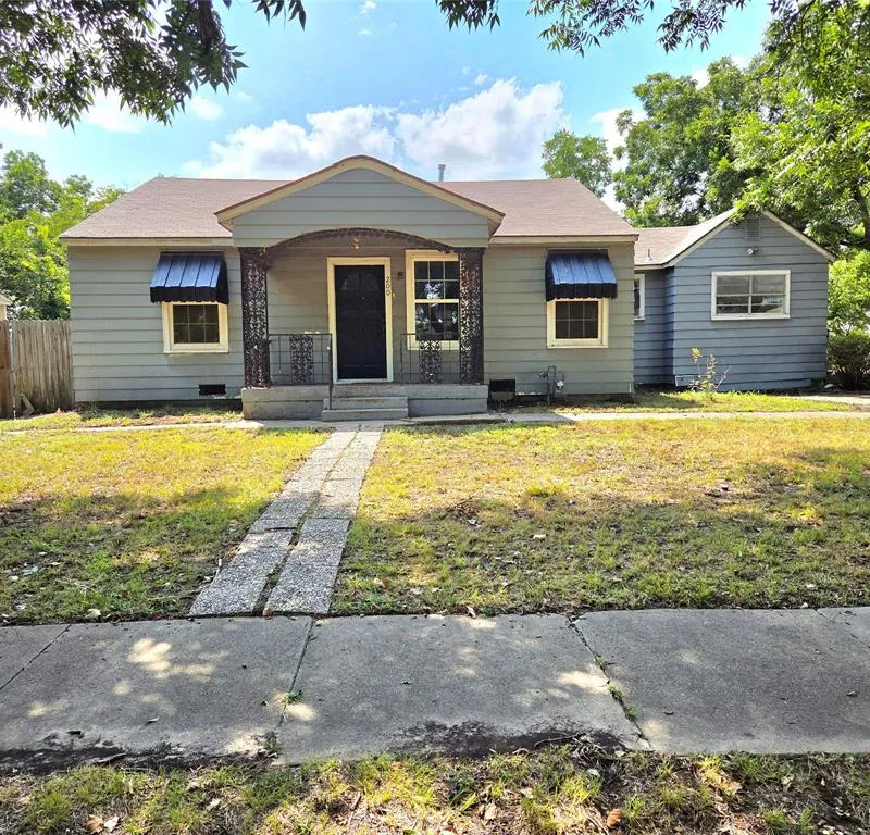 200 S Preston Street, Wolfe City TX 75496
