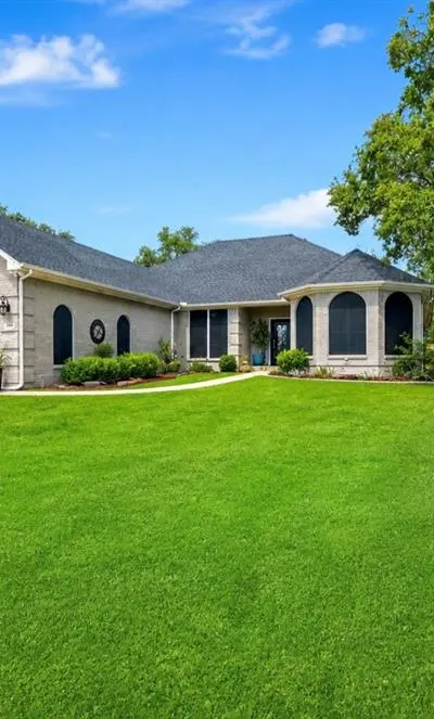 130 Cayuga Trail, Lake Kiowa TX 76240