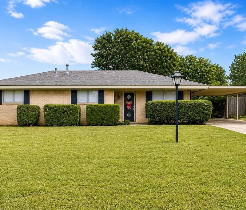 1507 Hulme Street, Bowie TX 76230