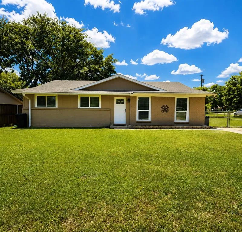 730 Rolling Ridge Lane, Duncanville TX 75116