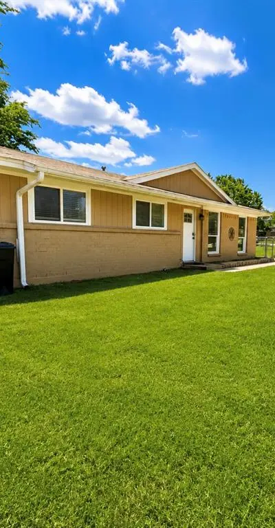 730 Rolling Ridge Lane, Duncanville TX 75116 - Photo 3