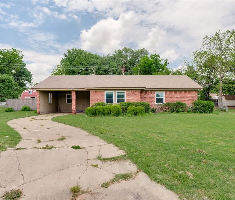 5316 Cahill Oval Street, River Oaks TX 76114